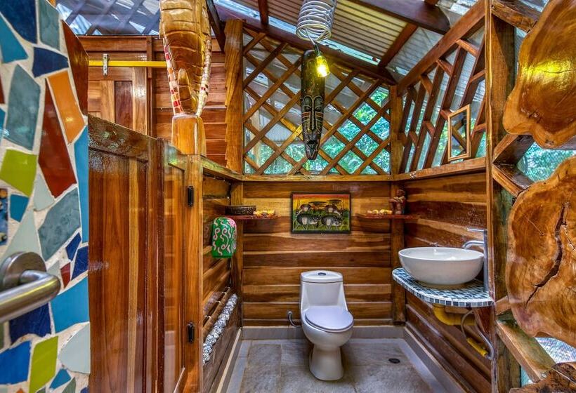 Congo Bongo Ecovillage Costa Rica