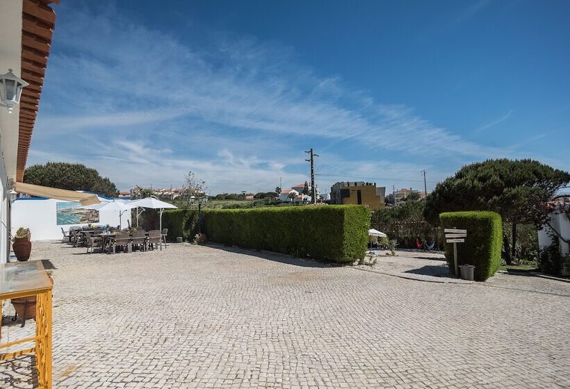 Ericeira Villa Surf Camp Hostel