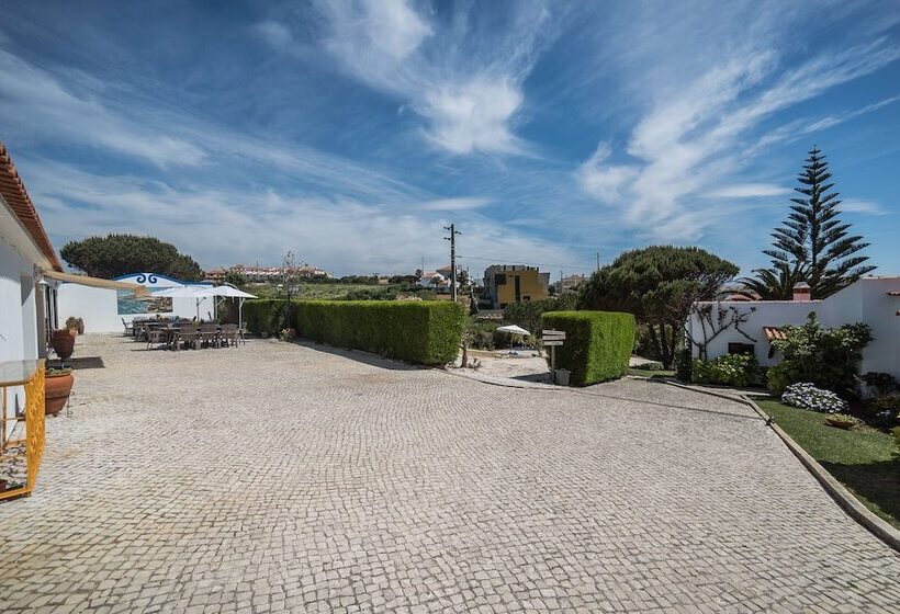 Ericeira Villa Surf Camp Hostel