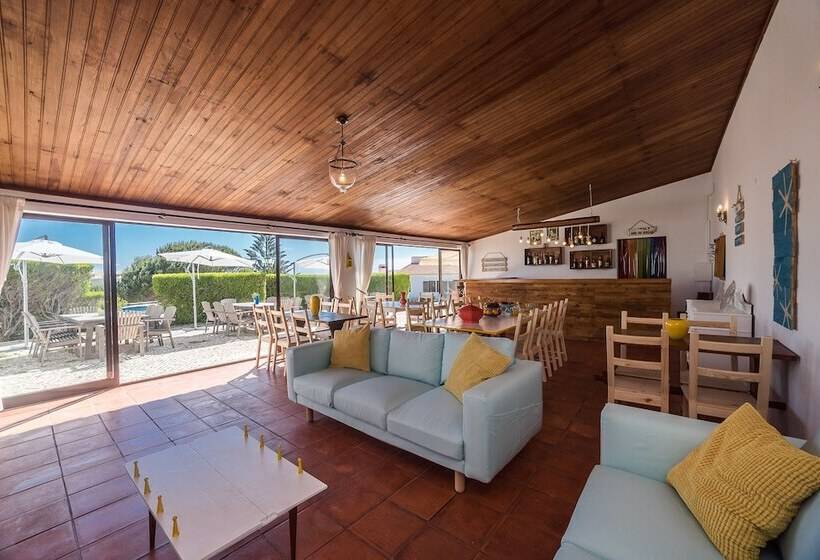 Ericeira Villa Surf Camp Hostel