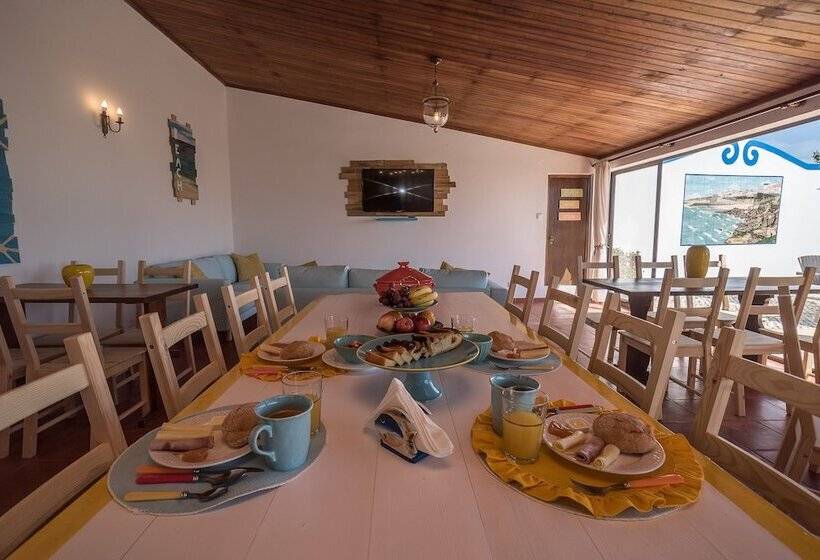 Ericeira Villa Surf Camp Hostel