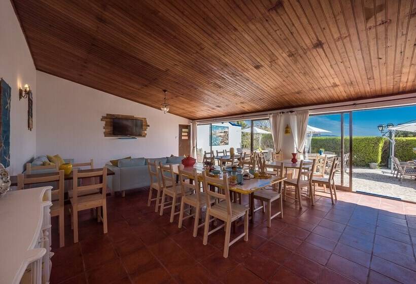 Ericeira Villa Surf Camp Hostel