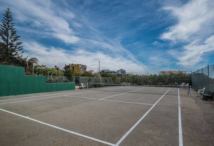 Ericeira Villa Surf Camp Hostel