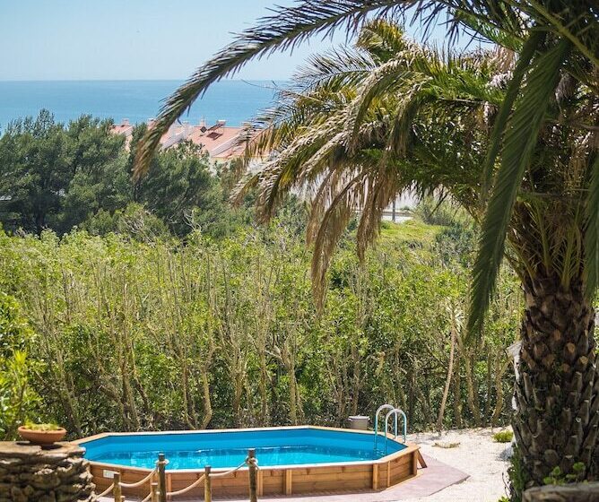 Ericeira Villa Surf Camp Hostel