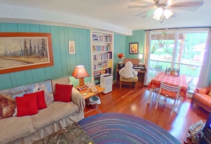 Forest Creek Bed & Breakfast And Retreat