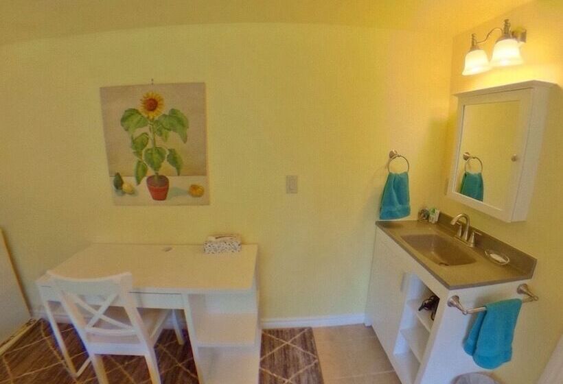 Forest Creek Bed & Breakfast And Retreat