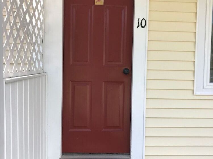 Gallagher S Travels Bar Harbor Motel & Cabins