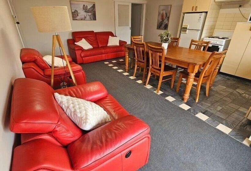 High View Family Cottages