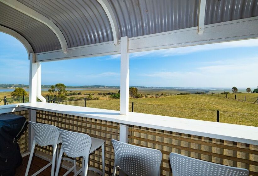 High View Family Cottages