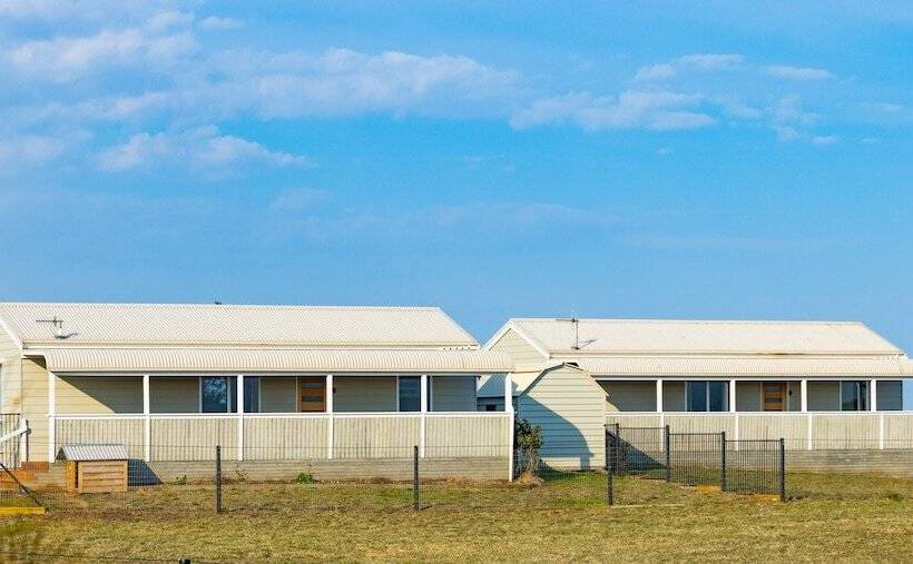 High View Family Cottages