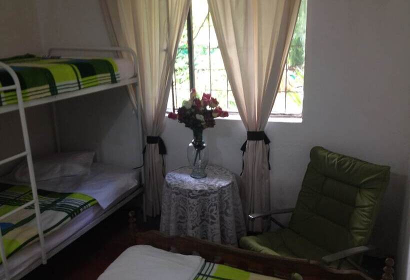 Hostal Campestre Chitota   Hostel