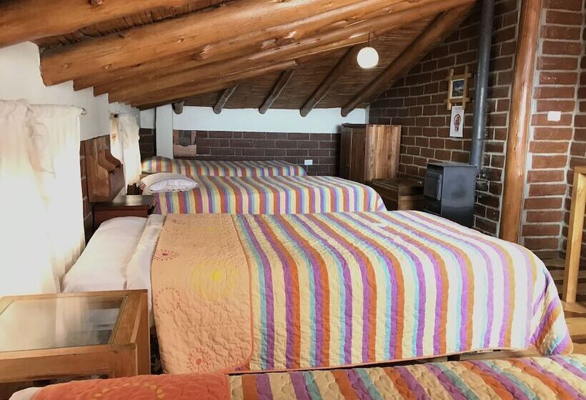 Hostal Chukirawa   Hostel