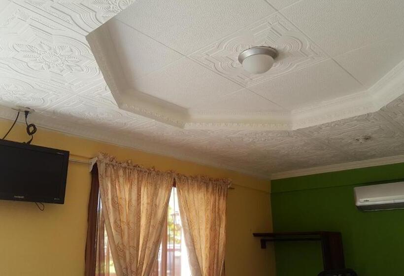 فندق فئة نجمة واحدة Hospedaje La Galerie