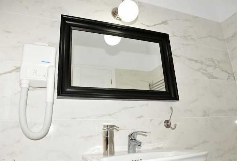 فندق Alexandra Guesthouse