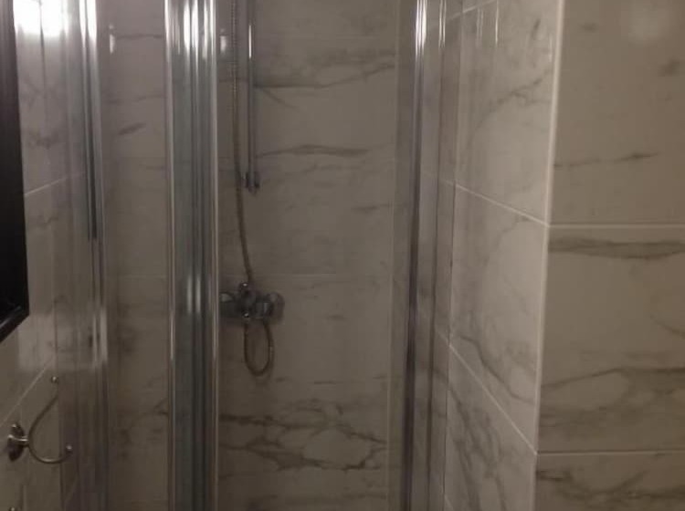 فندق Alexandra Guesthouse