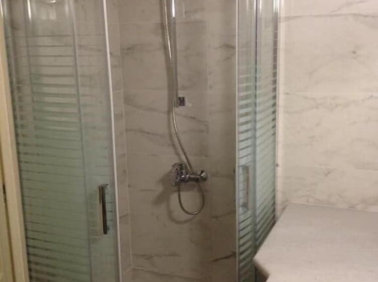 فندق Alexandra Guesthouse