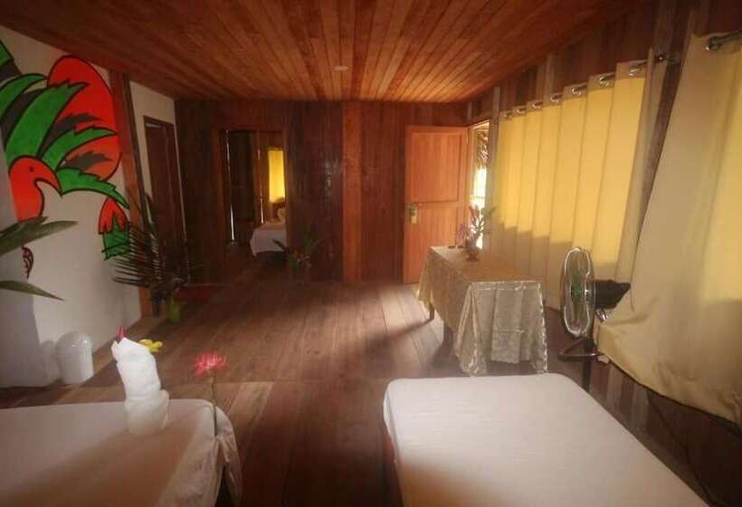 هتل Amazon Rainforest Lodge