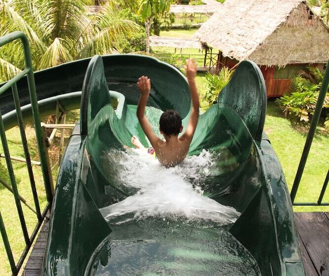 هتل Amazon Rainforest Lodge