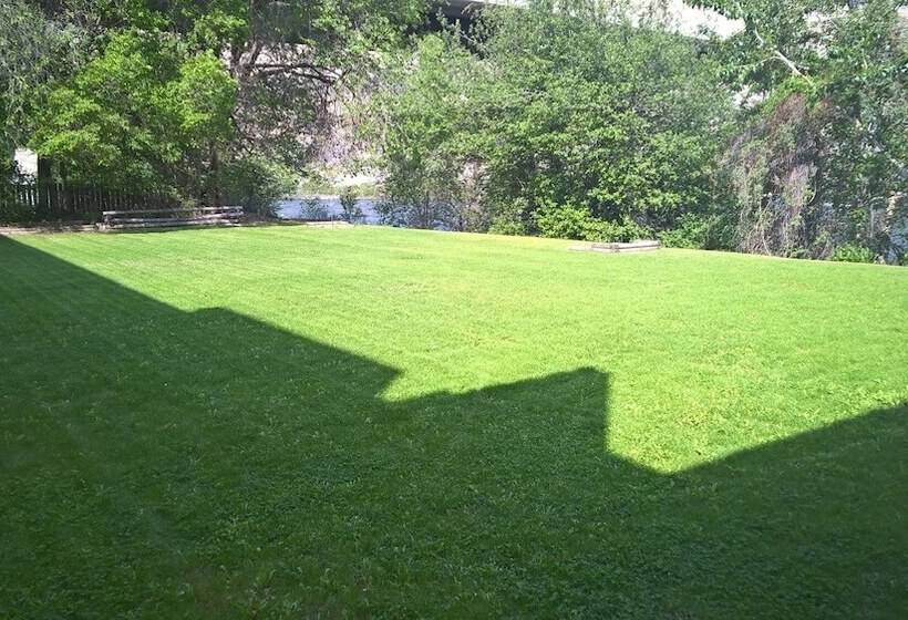 בית מלון כפרי Ashcroft River Inn