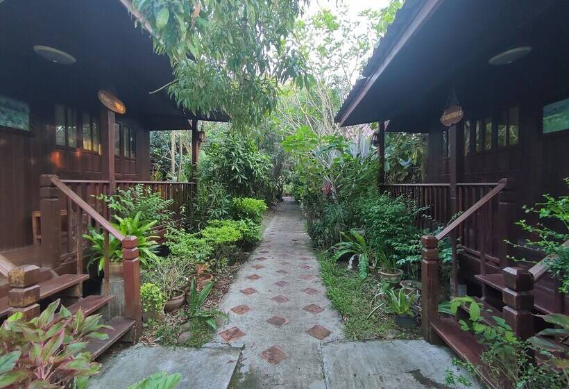 فندق Baansuanlynjee Maeklong Resort