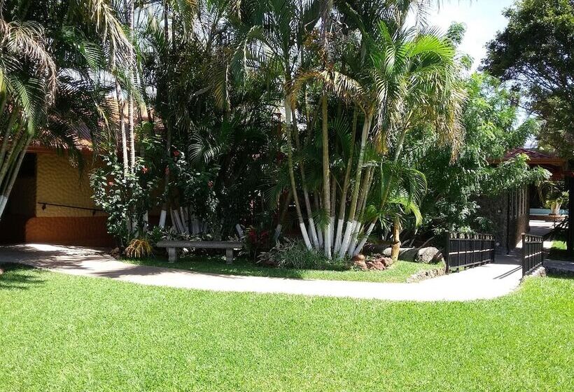 هتل Cibeles Resort