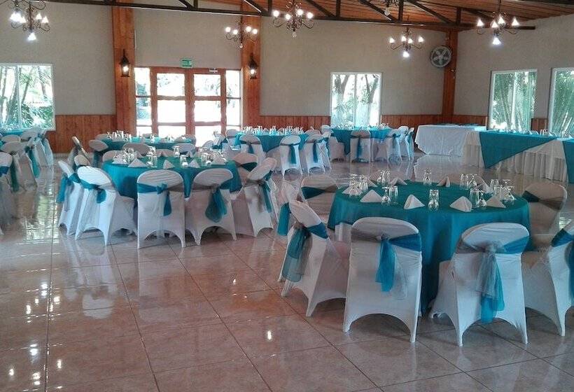 هتل Cibeles Resort