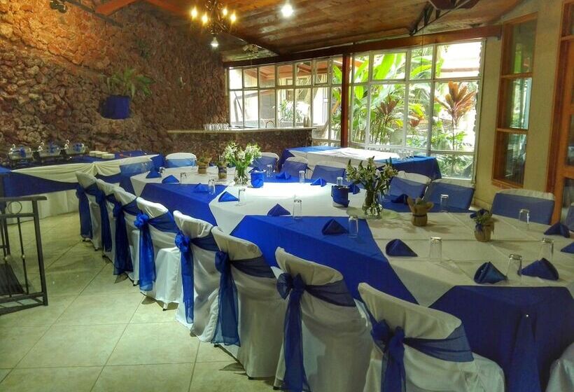 هتل Cibeles Resort