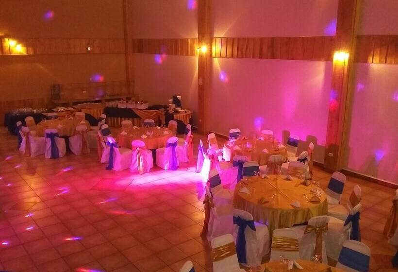 هتل Cibeles Resort