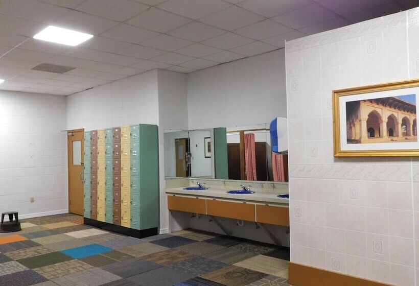 فندق Cedar Glade Resort