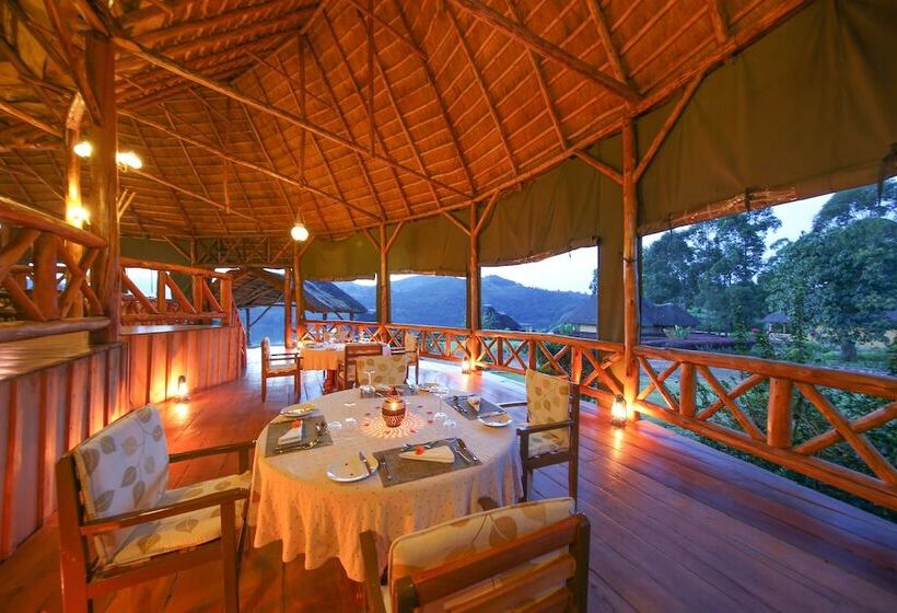 هتل Crater Safari Lodge