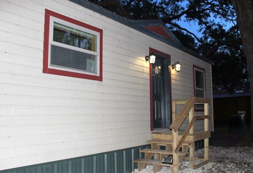 호텔 Custom Touch Village Bay City