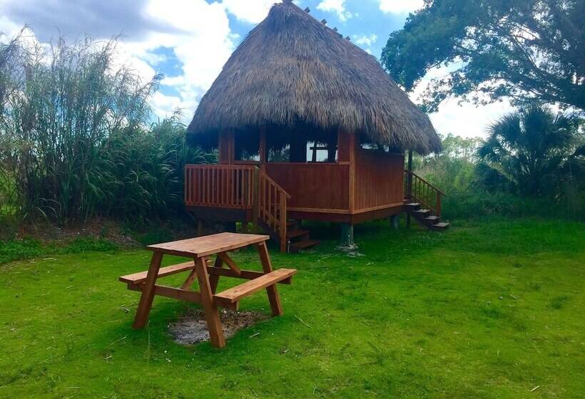 בית מלון כפרי Everglades Chickee Cottage & Bungalow   Ochopee