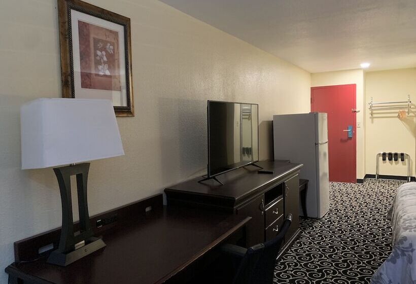 فندق Fairbridge Inn Express Hiawatha