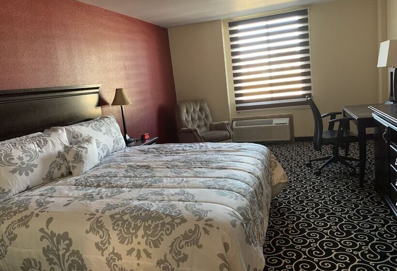 فندق Fairbridge Inn Express Hiawatha