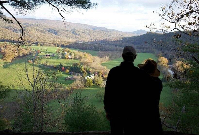 فندق Fort Lewis Lodge