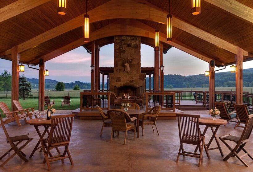 فندق Fort Lewis Lodge