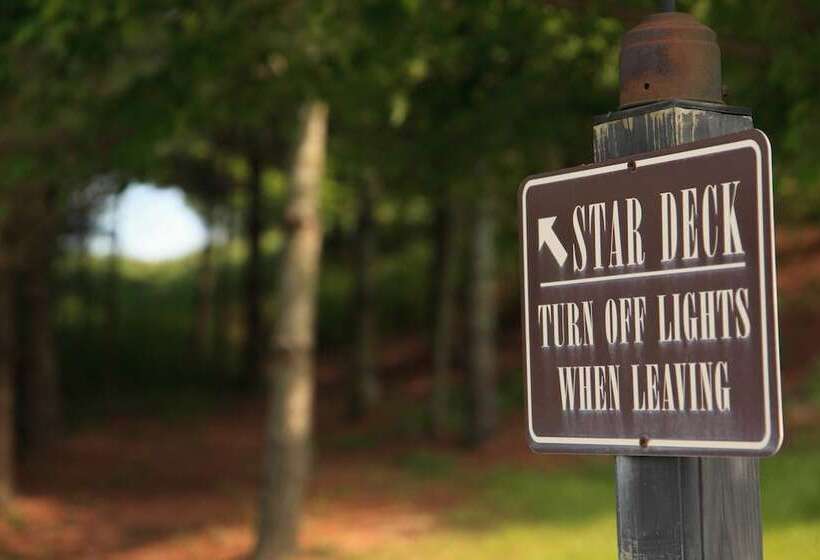 فندق Fort Lewis Lodge