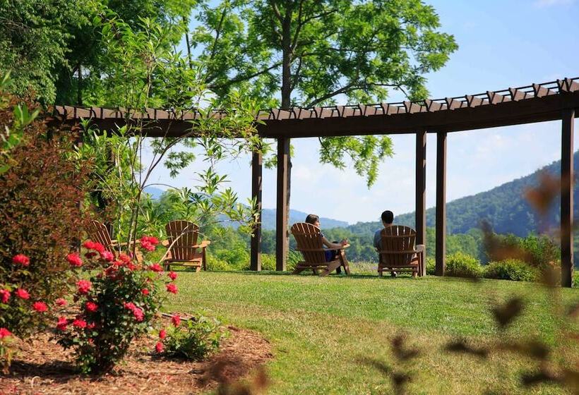 فندق Fort Lewis Lodge