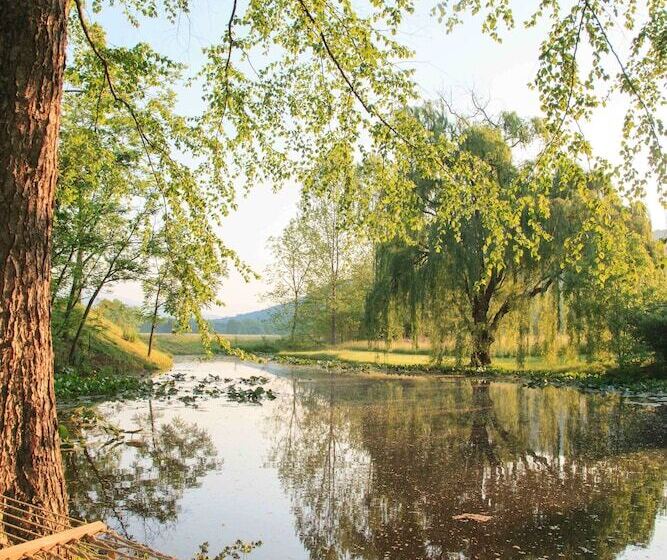 فندق Fort Lewis Lodge