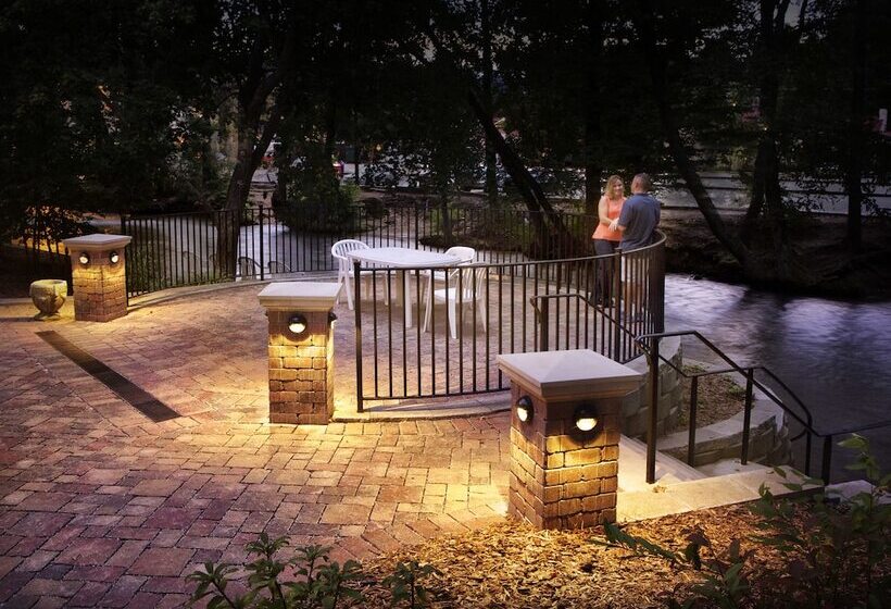 فندق Helendorf River Inn, Suites & Conference Center