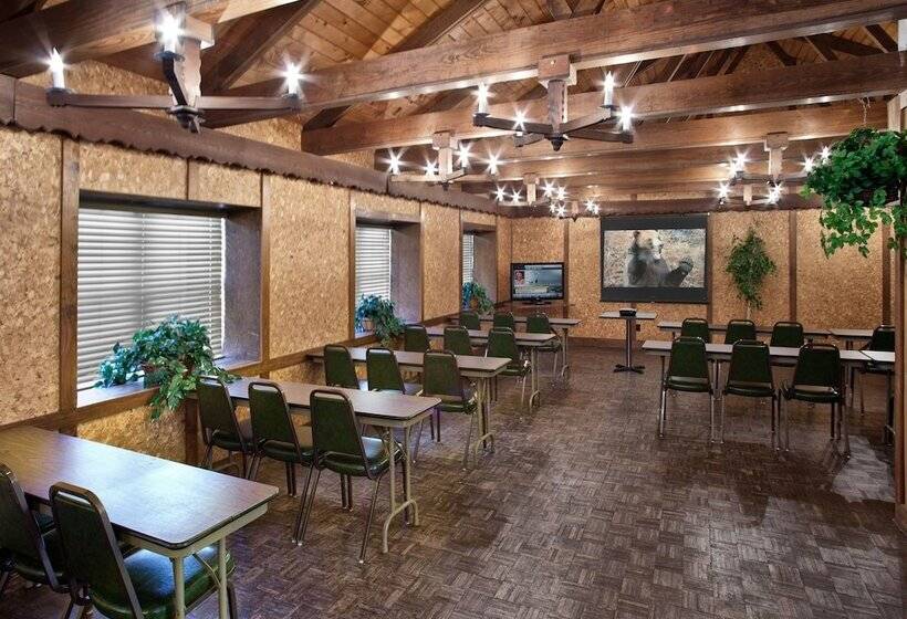 فندق Helendorf River Inn, Suites & Conference Center