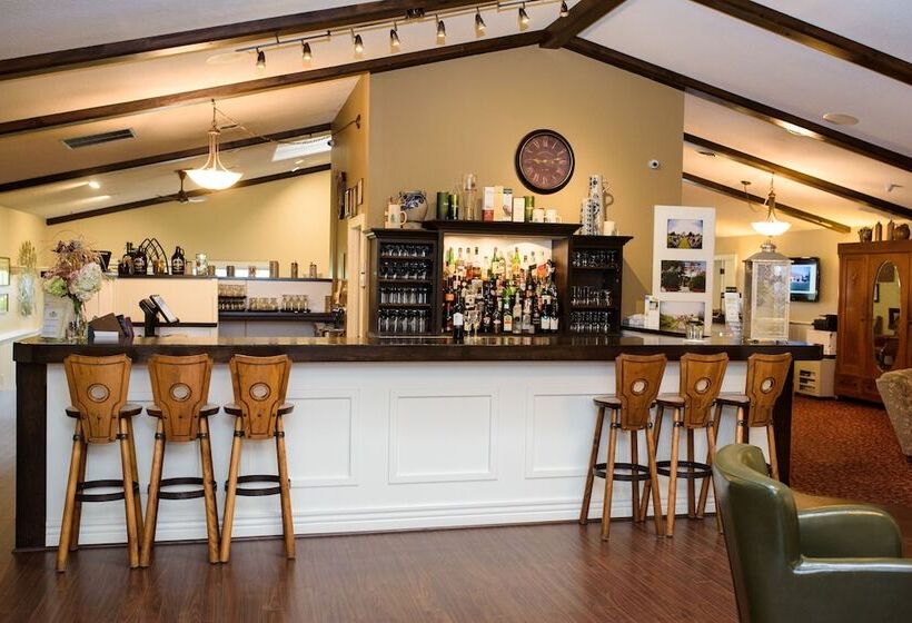 ホテル Hessenland Inn & Schatz Winery