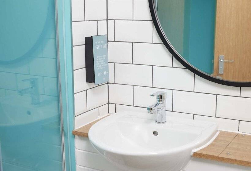 Отель Holmfield Arms By Greene King Inns