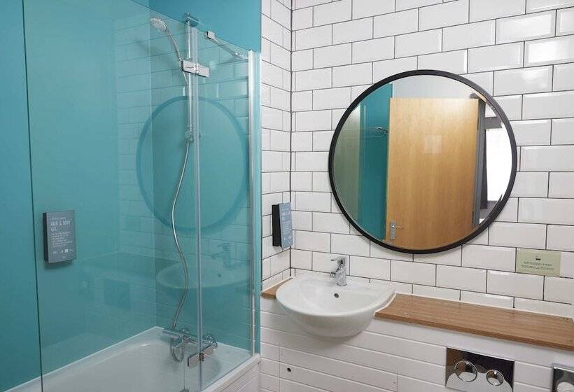 Отель Holmfield Arms By Greene King Inns