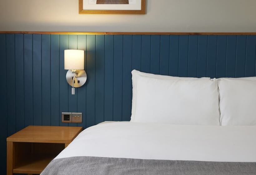 Отель Holmfield Arms By Greene King Inns