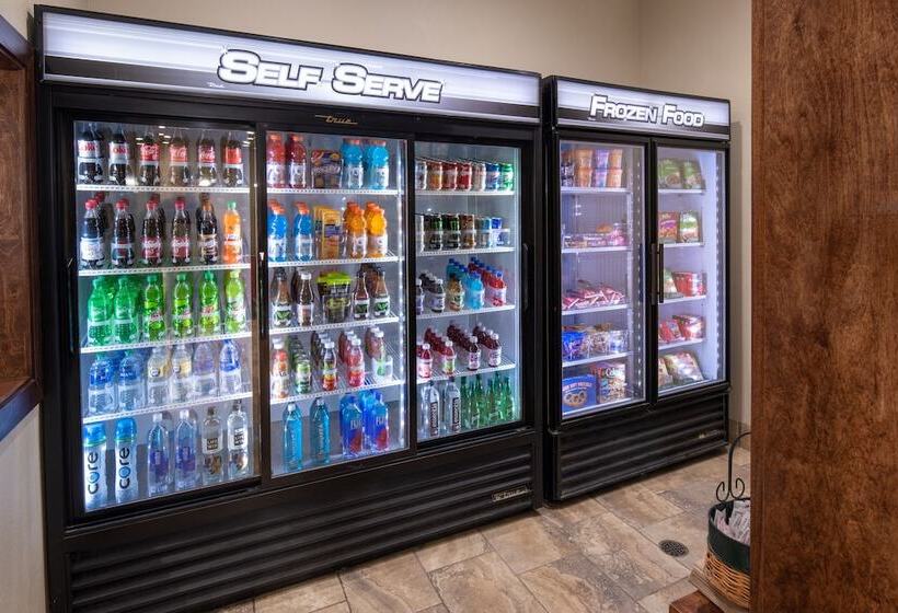 فندق Home Away Suites