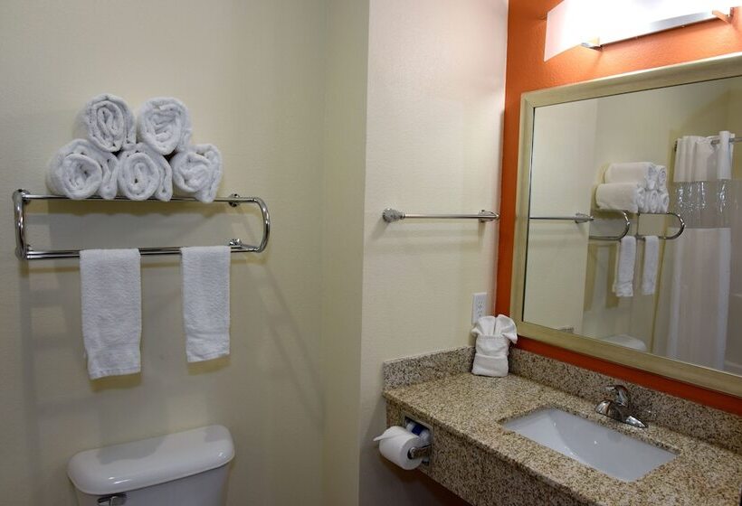 فندق Home Away Suites