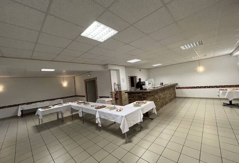 בית מלון כפרי Hôtel De La Tour