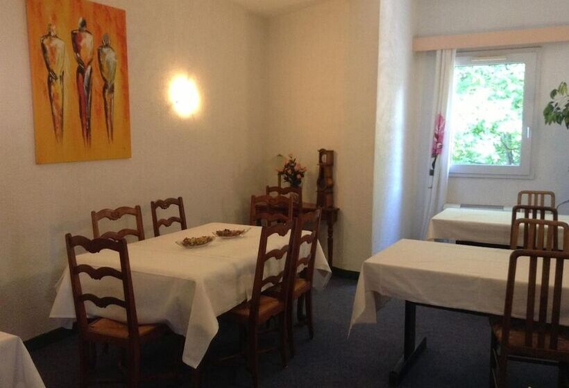 בית מלון כפרי Hôtel De La Tour