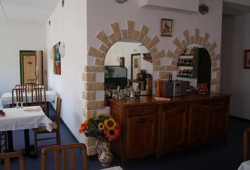 בית מלון כפרי Hôtel De La Tour